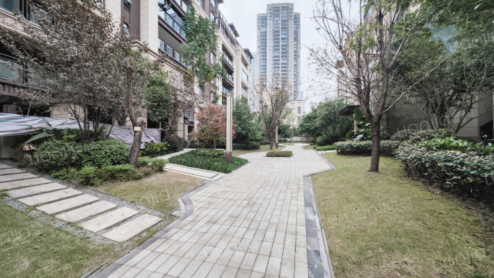 蓝光悦江府一期外景图