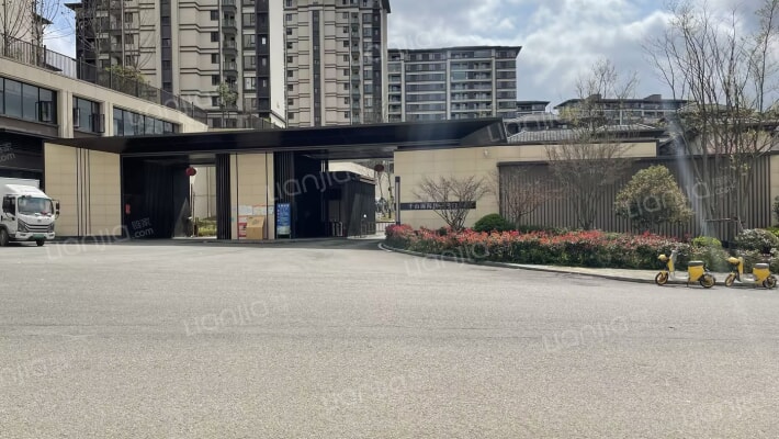 金科龙里东方千山园外景图