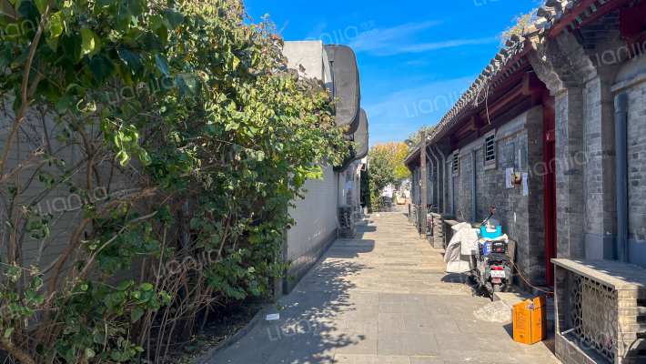 草厂九条外景图