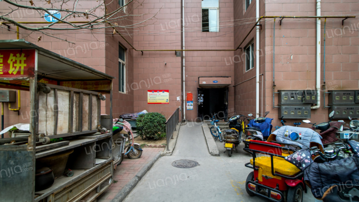 兴隆铺路8号院外景图