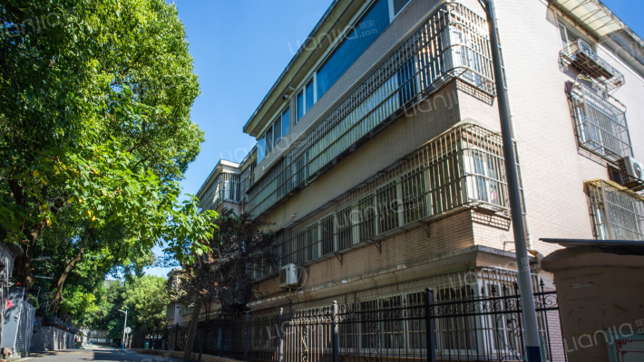 九华山公寓外景图