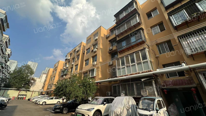 石油宿舍外景图