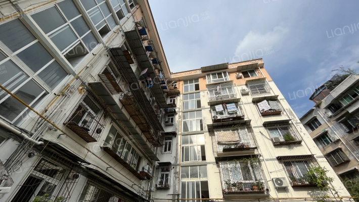 西川花苑外景图