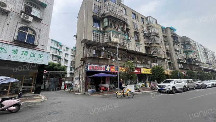 向阳街68号外景图