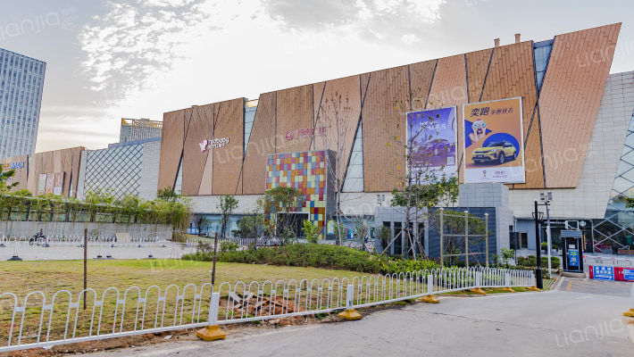 武汉经开万达广场外景图