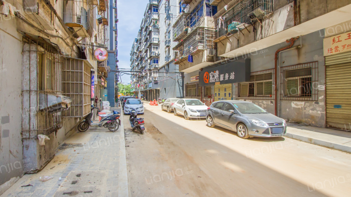 前进路小区外景图