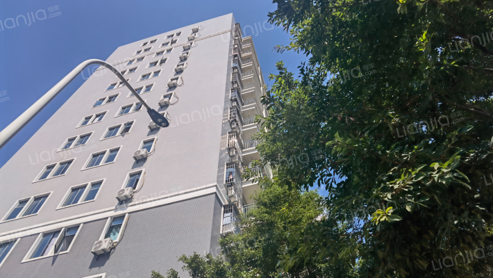 零部件配套中心三期外景图