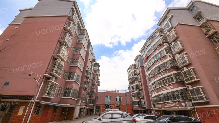 楞上花园外景图