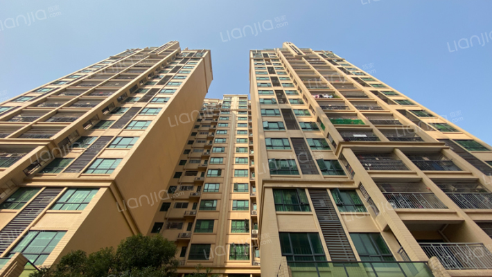 云山诗意外景图