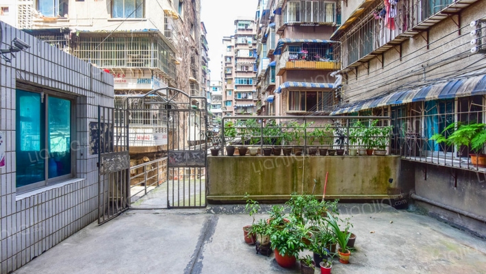 普陀路90号院外景图