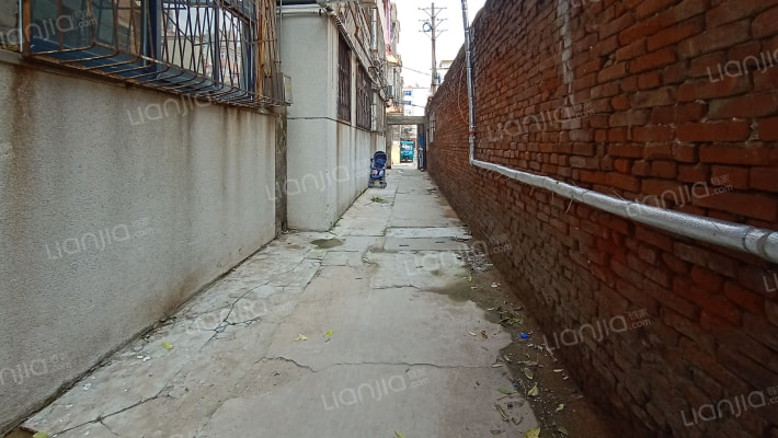 中牟老审计局家属院外景图