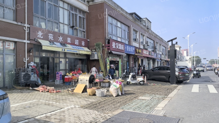 北桥购物广场外景图