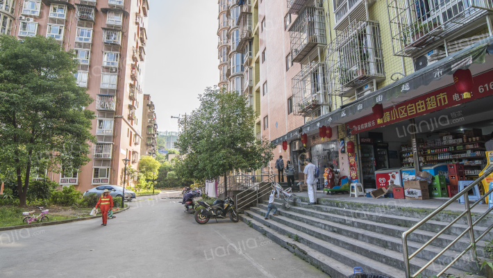 奇峰自由湾外景图