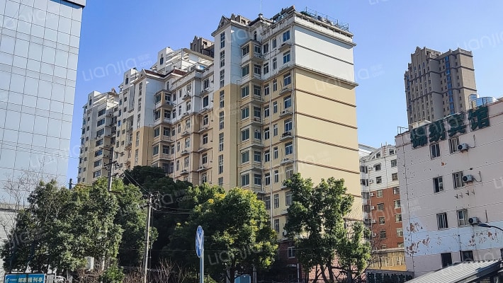 省卫计生委宿舍外景图