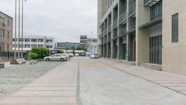 中铁海新大厦外景图