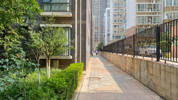 吉祥街小区南院外景图