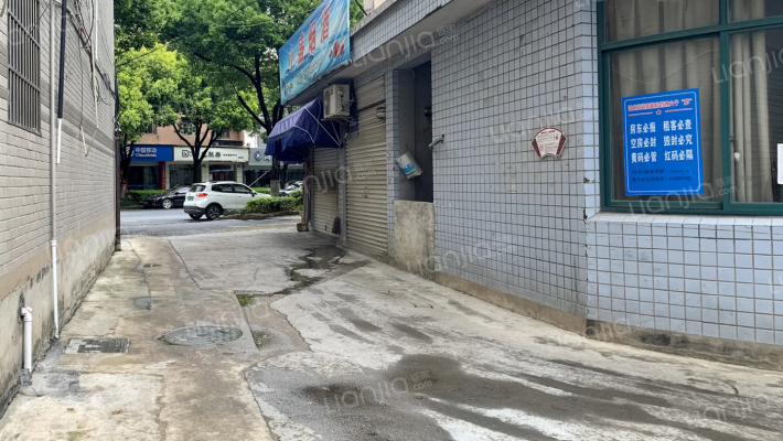 百盛春天公社外景图