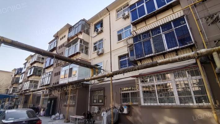 外贸包装宿舍外景图