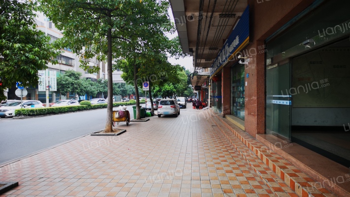 水电所楼外景图