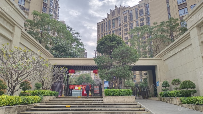 德润天峰外景图