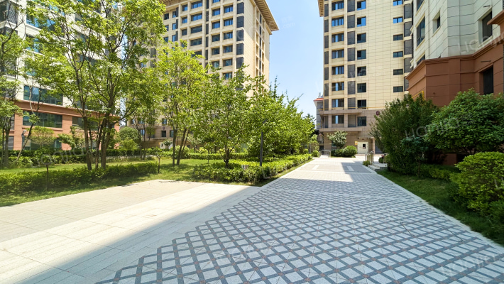 温泉花园小区2期外景图