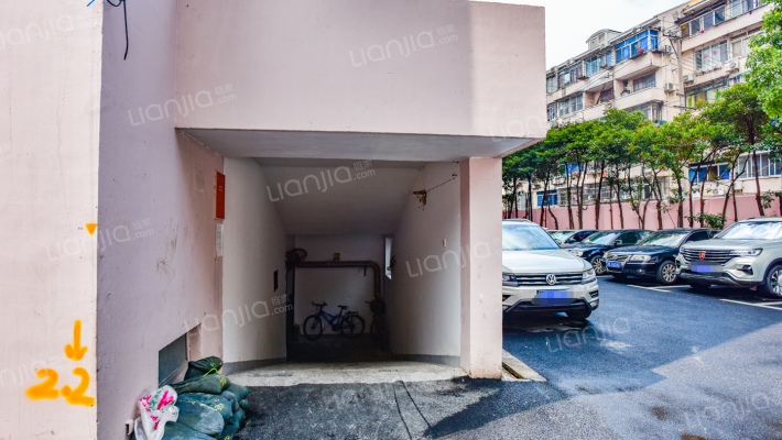 宝钢公寓外景图