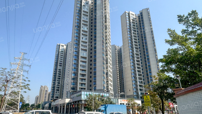 香树和园外景图