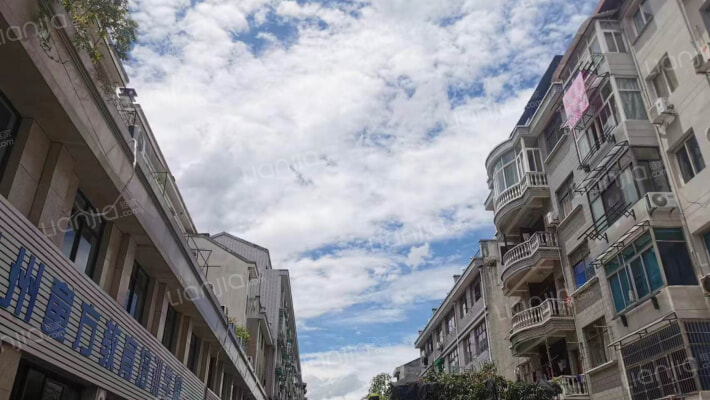 九龙公寓外景图