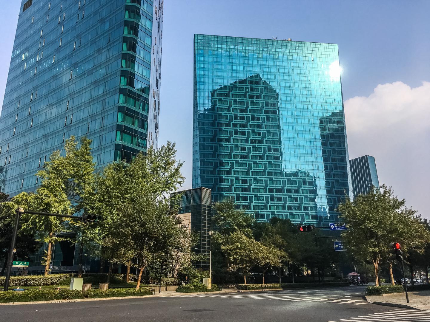  东方君悦小区实景 6