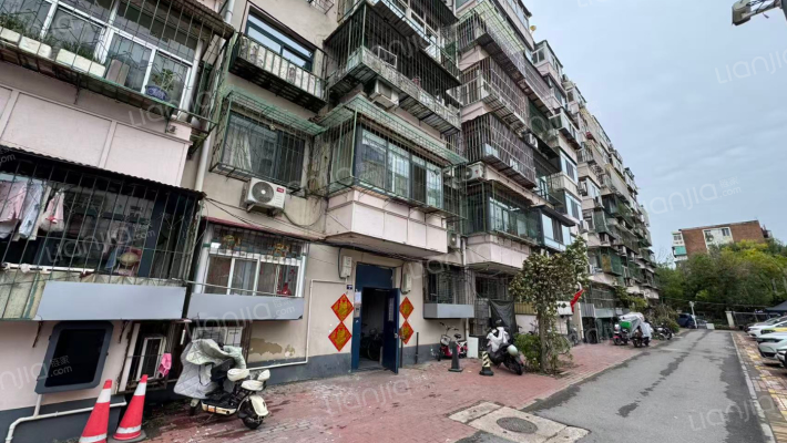 环秀中里外景图