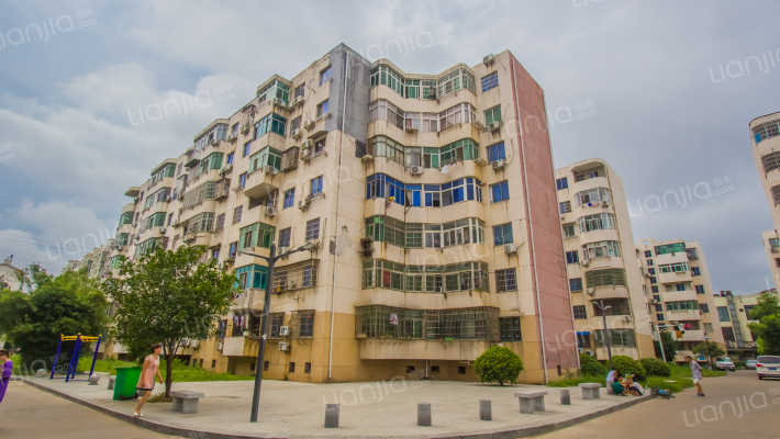 京东小区C区外景图