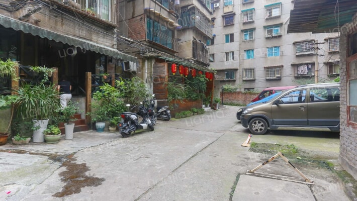 宝山南路165号院外景图