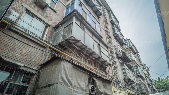 经一路7号外景图