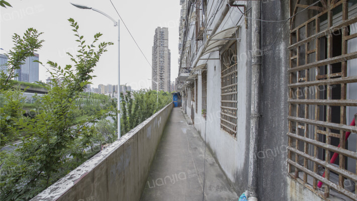 四里河路四里河小学商住楼外景图