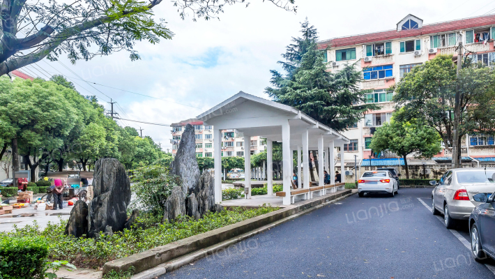 高东新村外景图