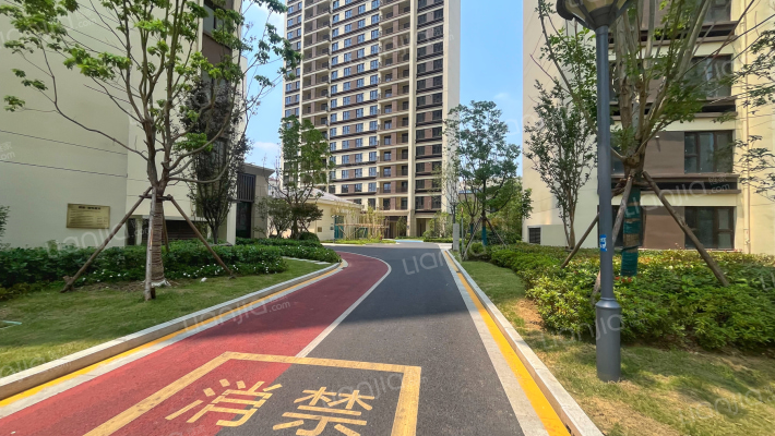 锡山圆融广场外景图