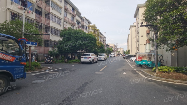 商贸公寓外景图