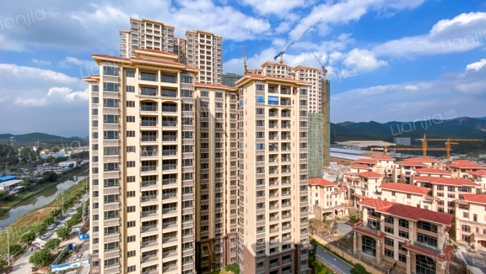 欧浦花城外景图