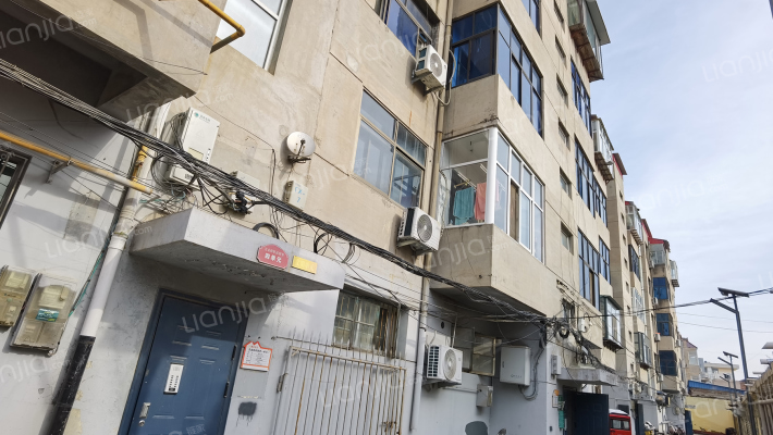 五金纺织品宿舍外景图