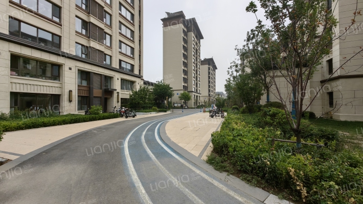 天铂映园外景图