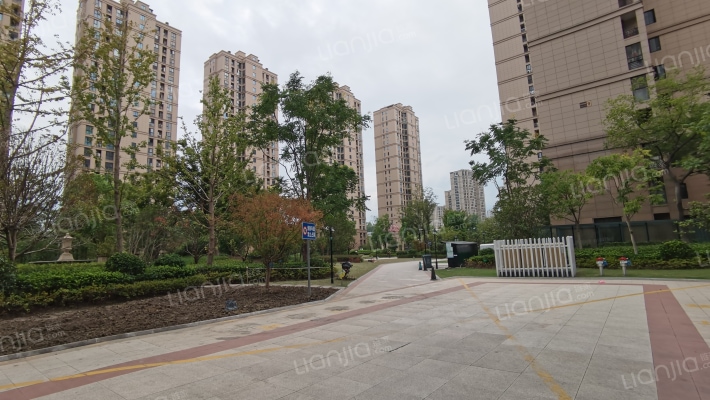 新文和院外景图