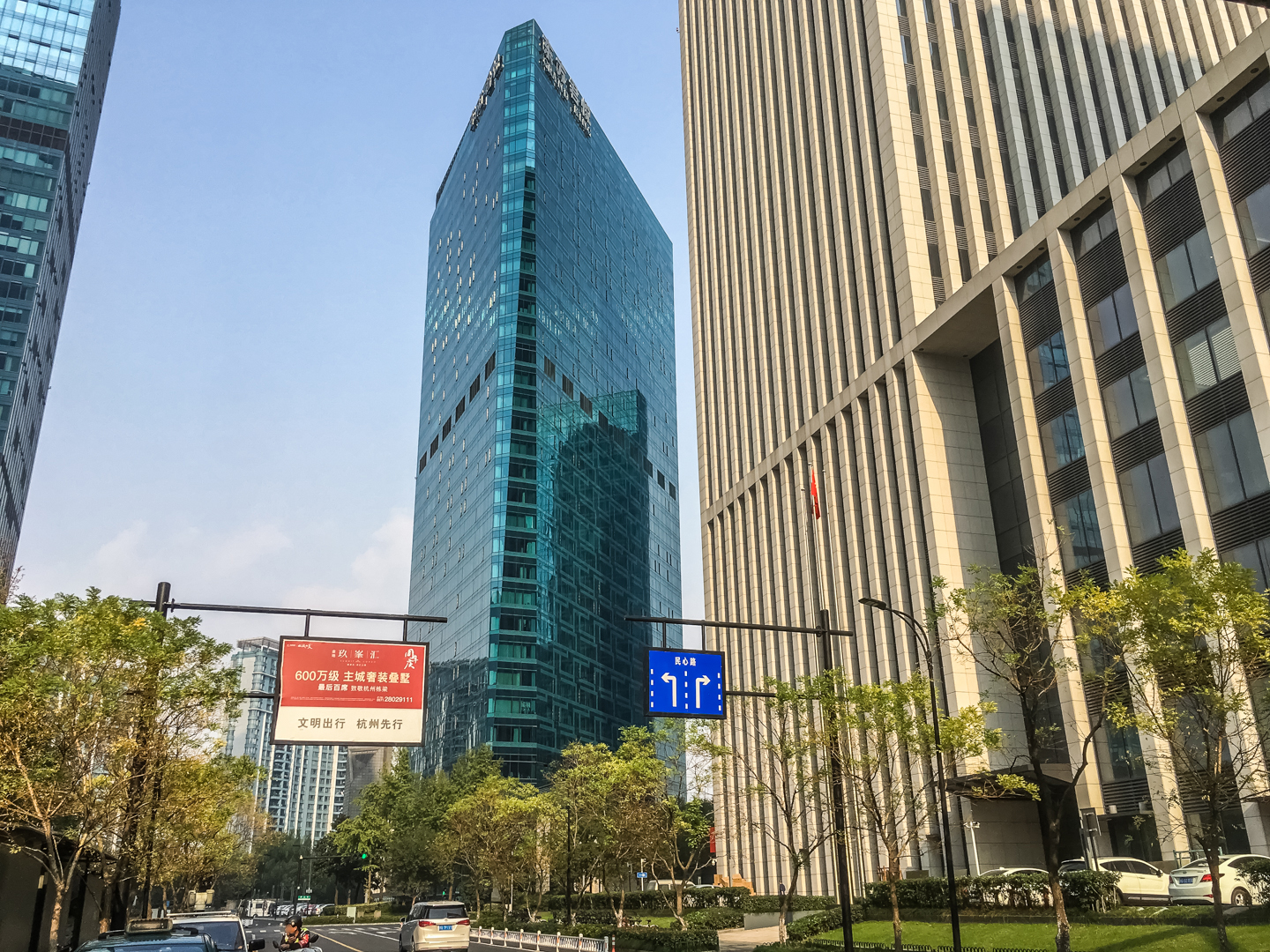  东方君悦小区实景 7