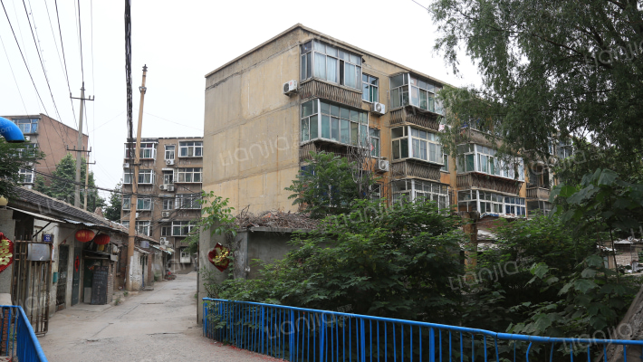 三角线街外景图