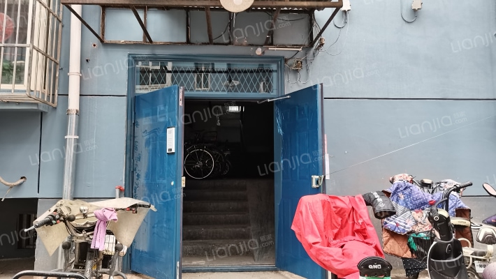 建工局宿舍外景图