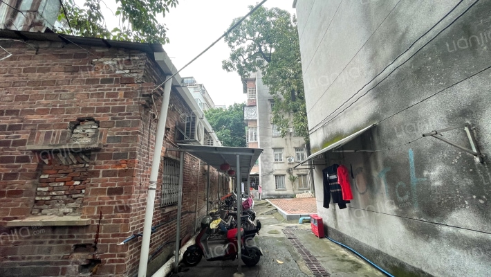 浪奇宿舍外景图