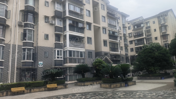 爱心家园外景图