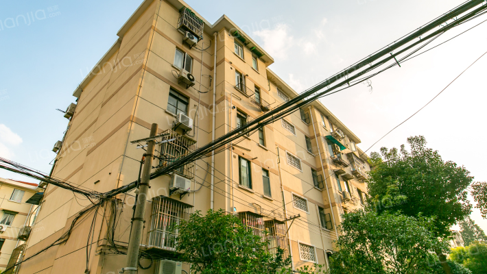 万安公寓外景图