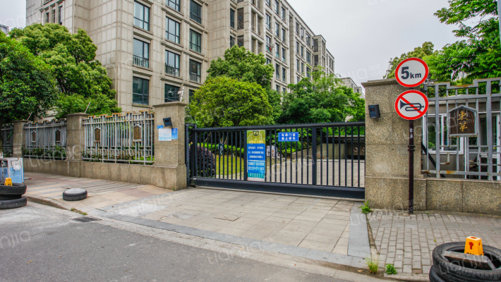 东第花园外景图