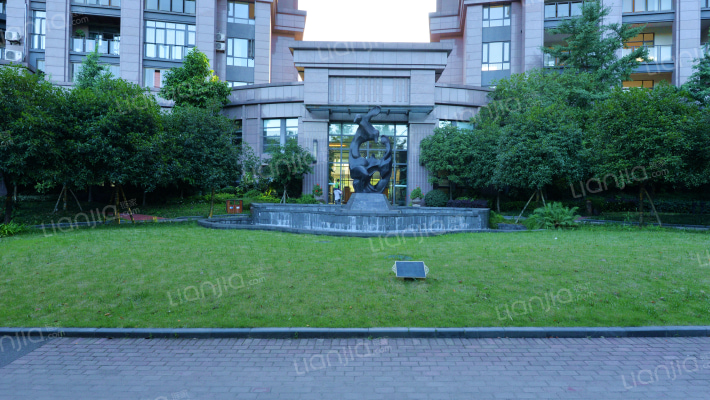 绿地翠谷香堡外景图