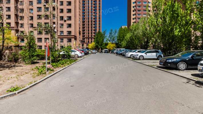 B玫瑰苑地铁名典外景图